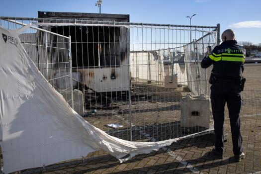 Dutch police clash with anti-lockdown protesters in 2
cities 1