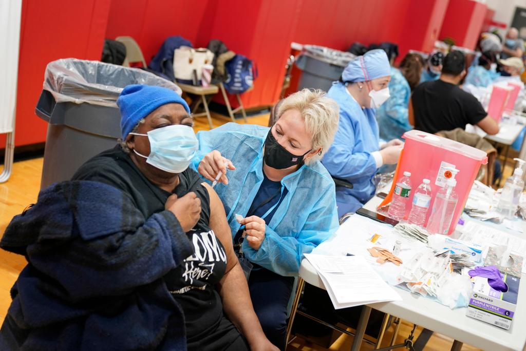 8 myths about the COVID-19 vaccine 1