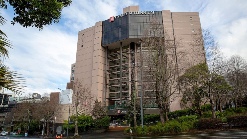 Dangerous Liaison: New Zealand virus quarantine flaw
exposed 1