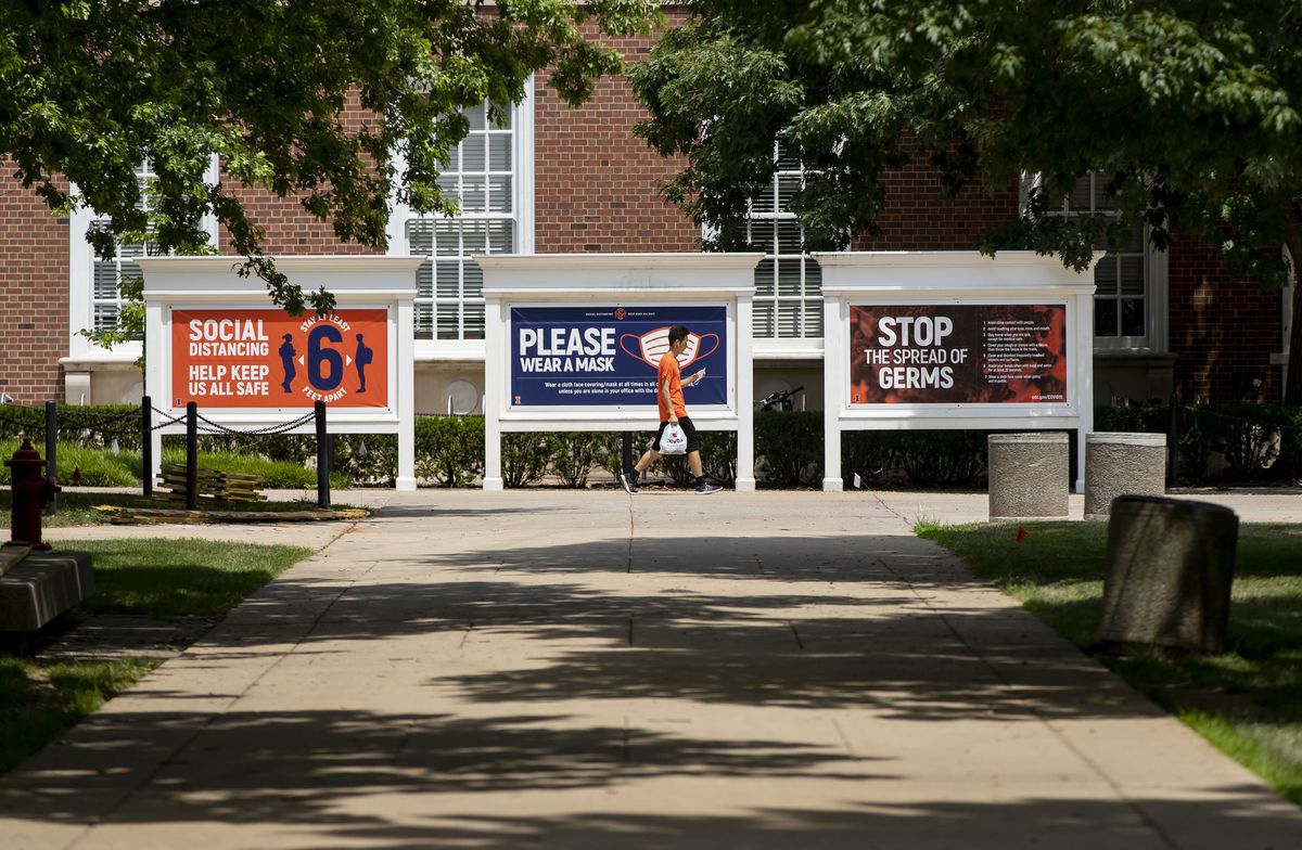 Latest COVID-19 relief money covers just a quarter of
pandemic costs at Illinois’ public universities: Search our list
for your school’s allotment 1