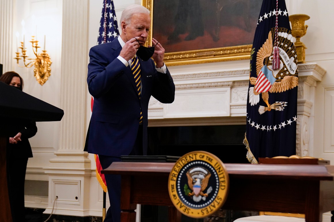 Biden says his mask mandate is common sense. Republicans say
‘kiss my ass.’ 1