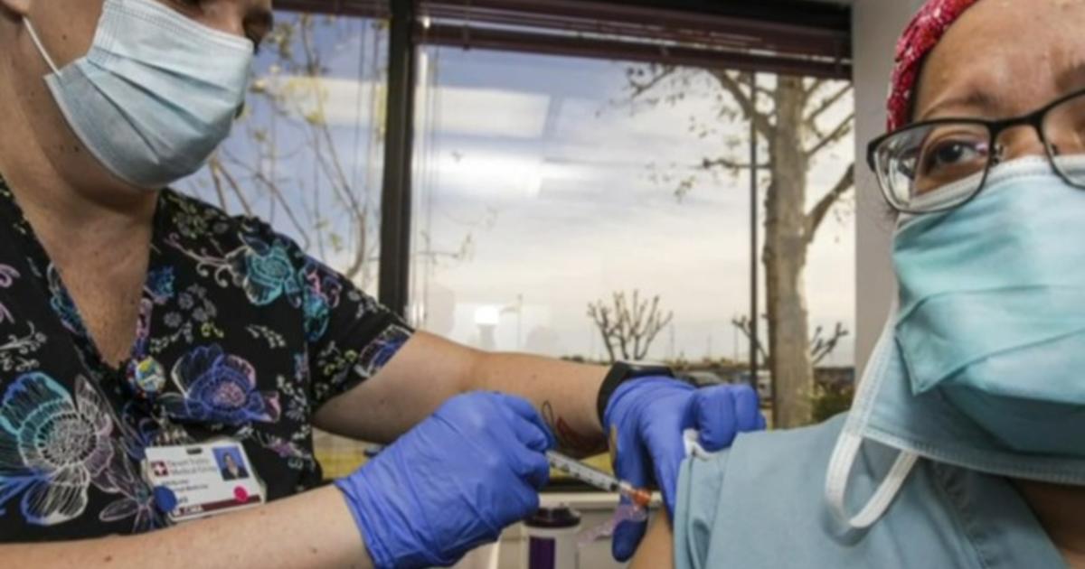 Vaccine makers work to take on coronavirus variants 1
