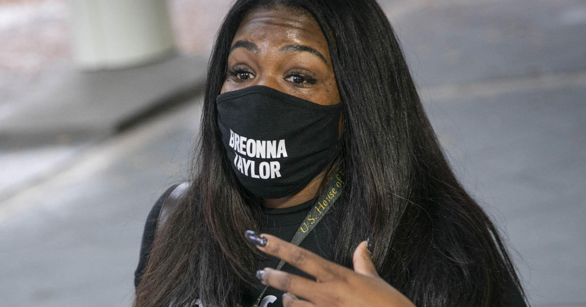 Cori Bush: Office moved after incident with Marjorie Taylor
Greene 1