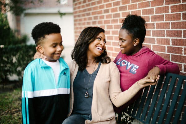 Teachers on TV? Schools Try Creative Strategy to Narrow
Digital Divide 1