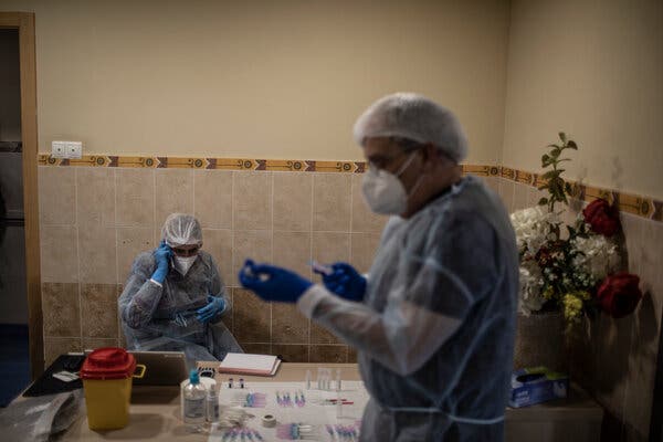 Supplies of Covid-19 Vaccines Are Dwindling in the
E.U. 1