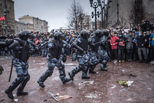 Pro-Navalny Protests Sweep Russia in Challenge to
Putin 1