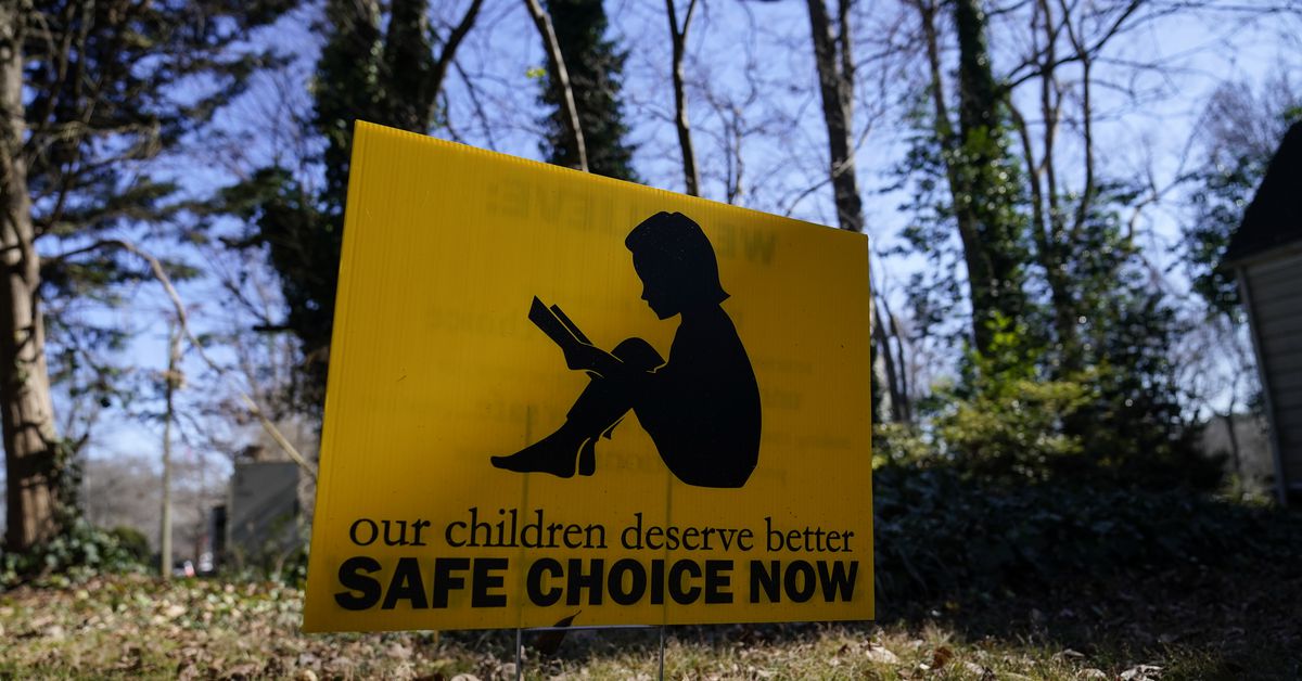 In CDC’s backyard, school reopening debate divides
experts 1 In CDC’s backyard, school reopening debate divides
experts 1