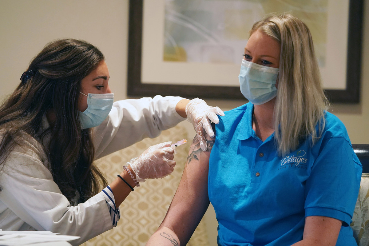 Missouri’s COVID-19 vaccine pace for 1st dose ranks last in
US, CDC estimates show 1
