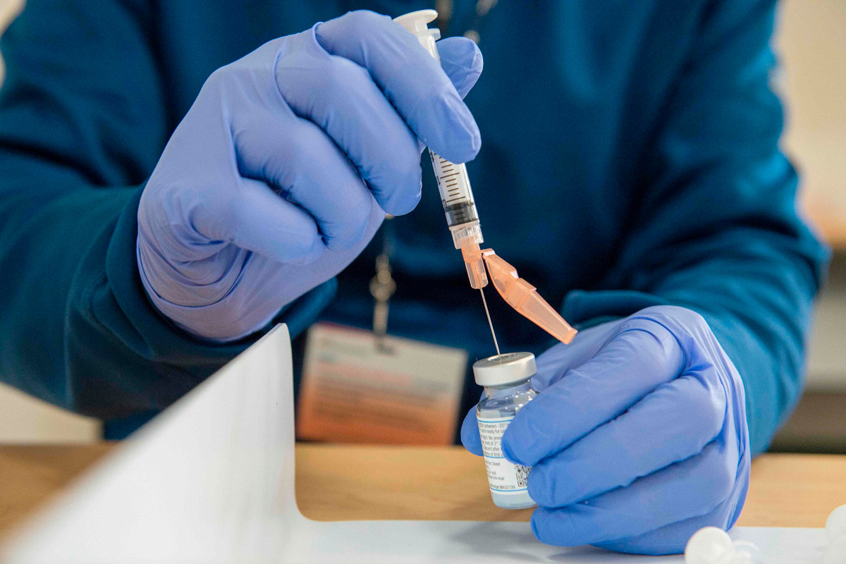 Moderna working on COVID-19 vaccine booster for South
African variant 1