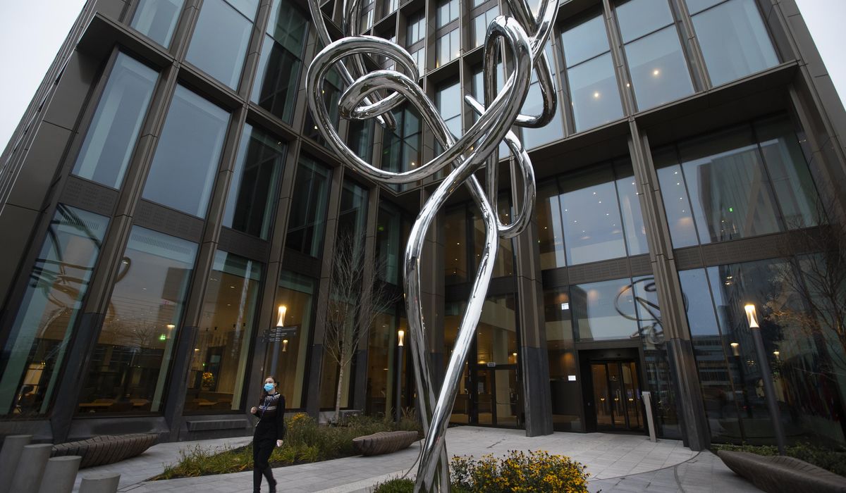 EU agency ponders approval for Moderna's COVID-19
vaccine 1
