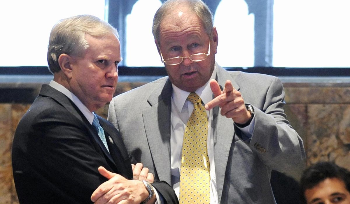 Former Louisiana lawmaker Steve Carter dies from
COVID-19 1 Former Louisiana lawmaker Steve Carter dies from
COVID-19 1