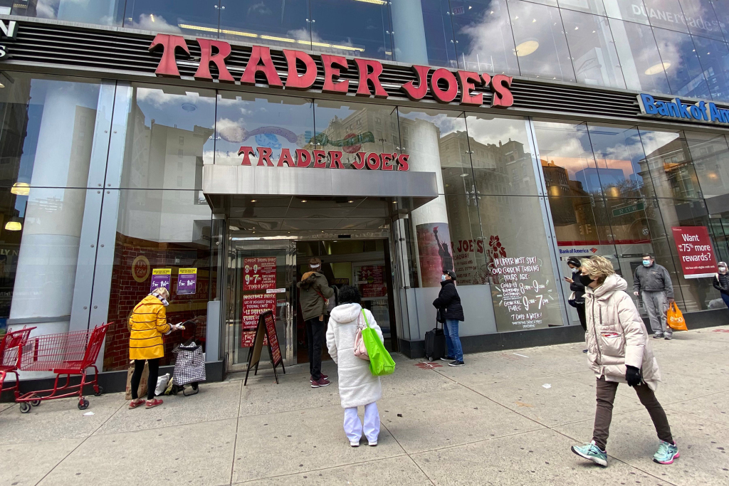Trader Joe’s, Instacart, others plan to pay workers to get
the coronavirus vaccine 1