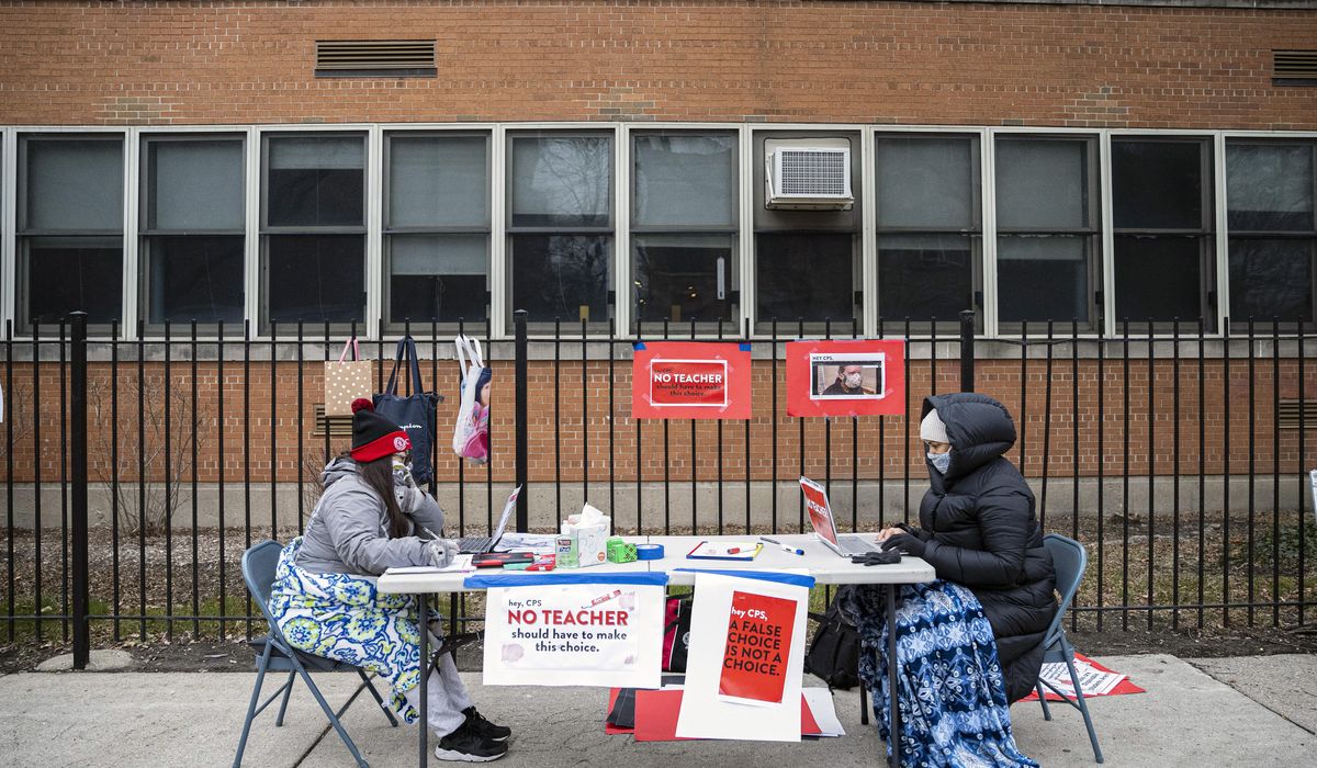 Chicago schools reopening hits snag as union fight
escalates 1