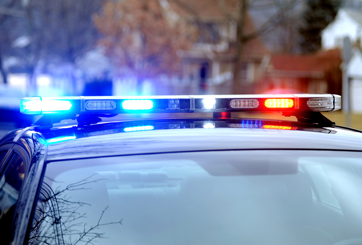 Long Island man allegedly impersonated police officer to
abduct pair of teen girls 1