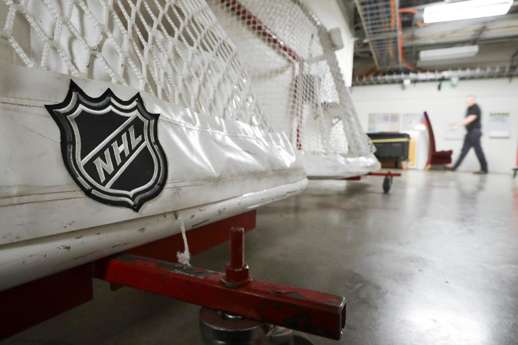 Chambers: COVID-19 protocols dictate the NHL schedule in the
U.S. 1