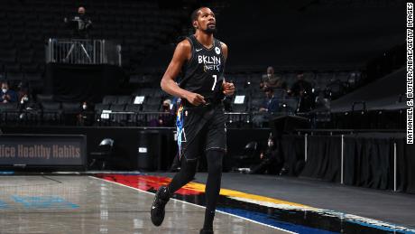 Kevin Durant pulled from game twice due to Covid-19
protocols 1