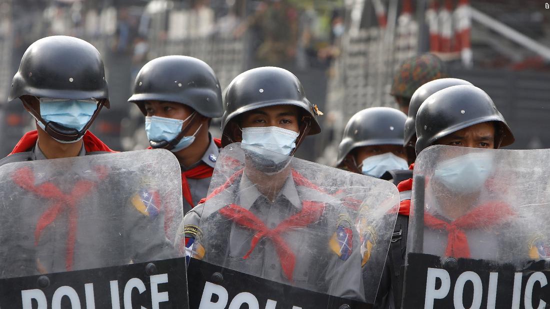 Pro-democracy protesters in Myanmar met with
violence 1