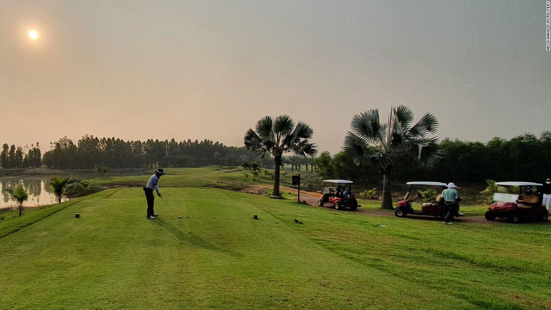 Inside a luxury Thailand "golf quarantine" 1