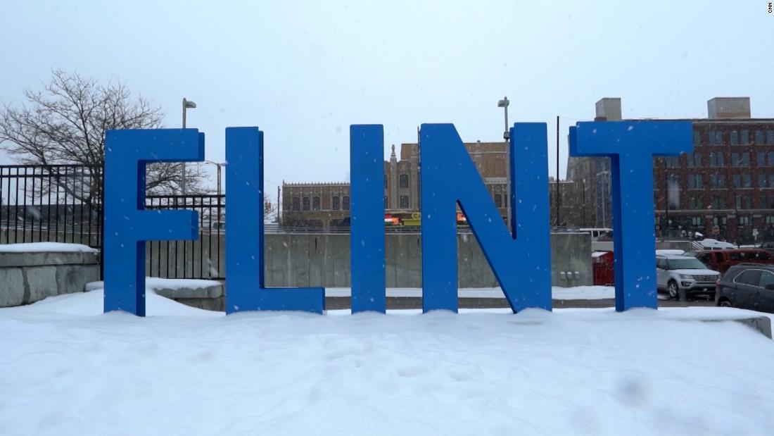 Q&A: How the scars of Flint's water crisis shook
faith in Covid-19 vaccine 1