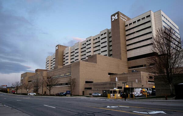 Woman Dies After Getting Covid-19 From Transplanted
Lungs 1