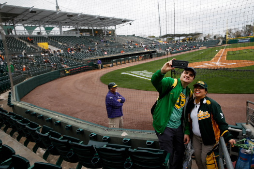 What we learned at A’s camp: Fans provide much-needed
heckling, support at Cactus League opener 1