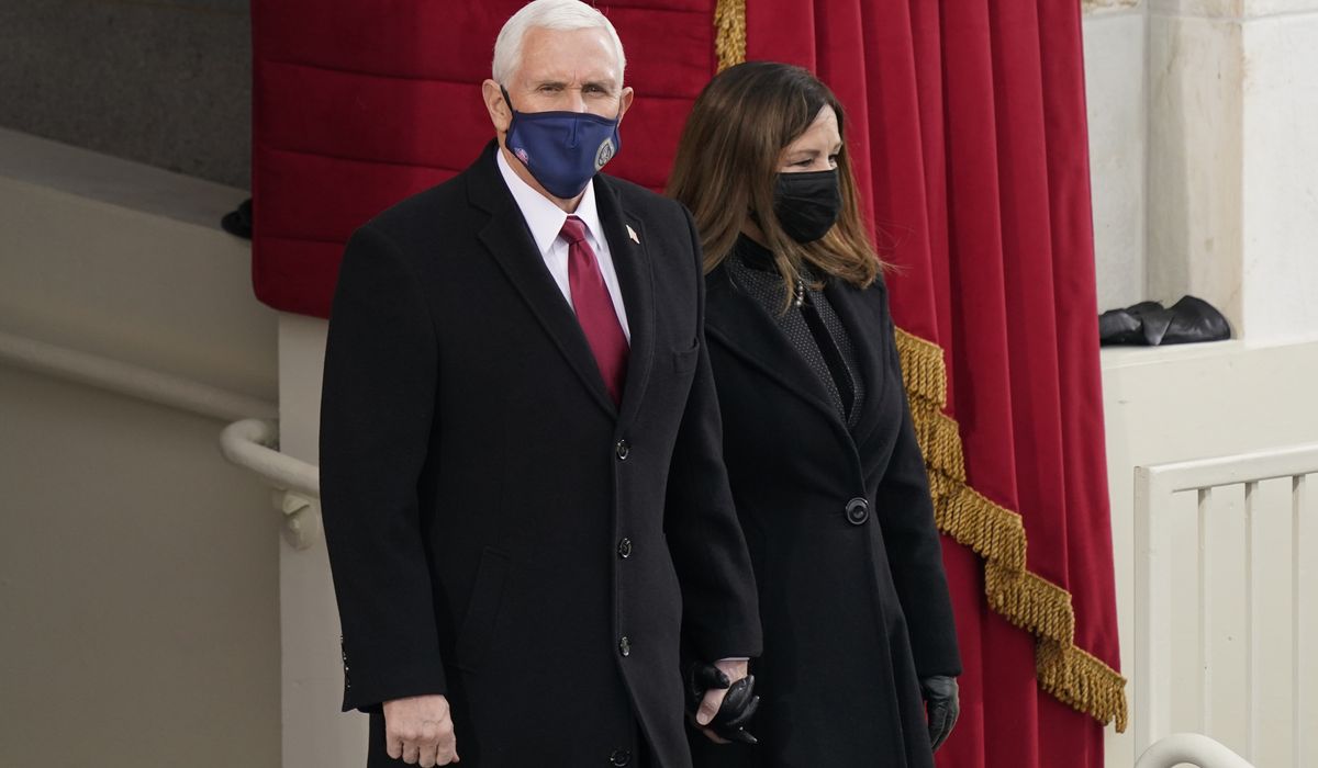 Mike Pence opens 'transition office' in Arlington,
Virginia 1