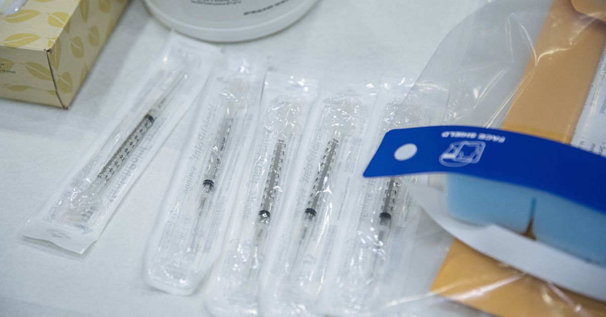73K more Illinoisans vaccinated against coronavirus, 1,922
more infected 1
