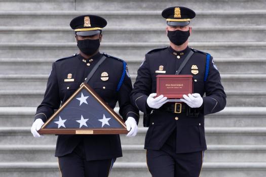 AP sources: Feds pinpoint suspect in officer’s riot
death 1