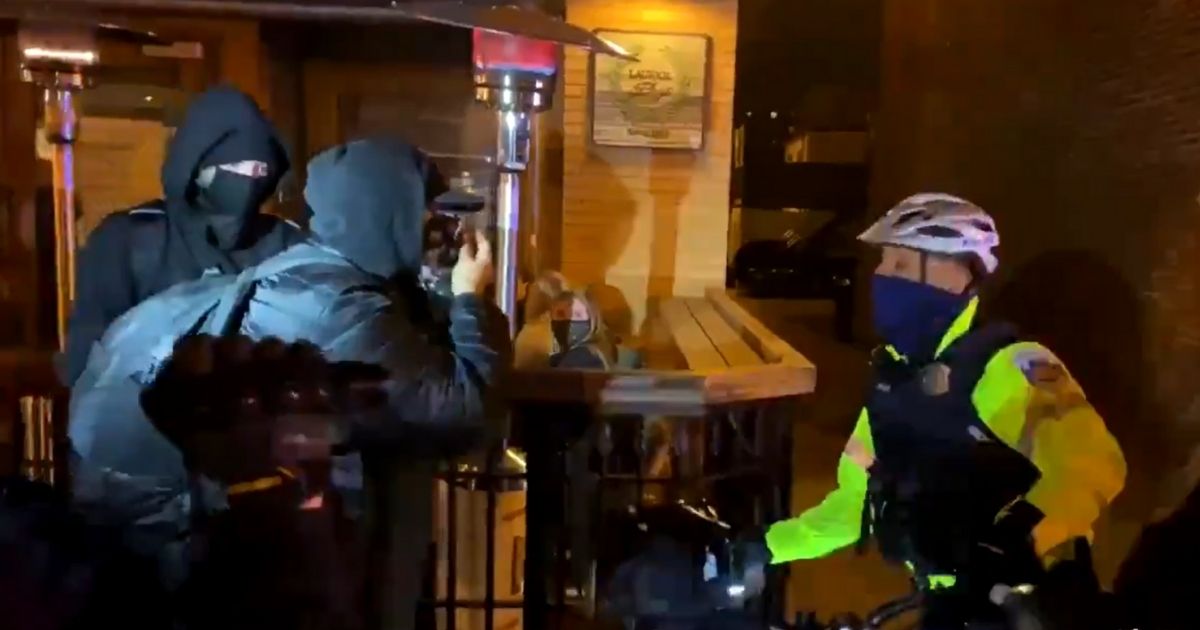 Where’s the Outrage? BLM, Antifa Protesters Threaten to
‘Burn’ DC Down If They Don’t Get What They Want 1