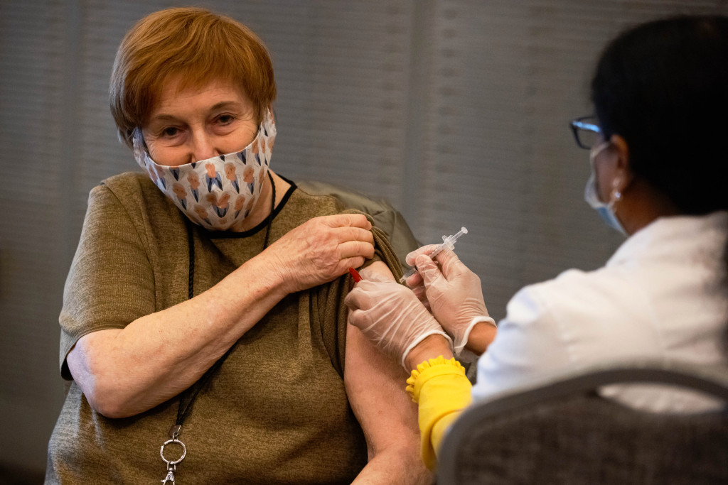 Coronavirus: One in seven Californians have received a
vaccine dose 1