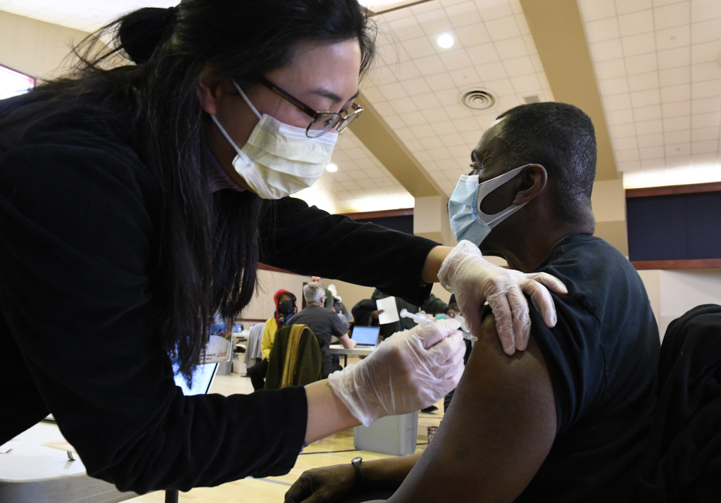 COVID-19 cases, hospitalizations are still dropping. Can
Colorado keep it up until enough are vaccinated? 1