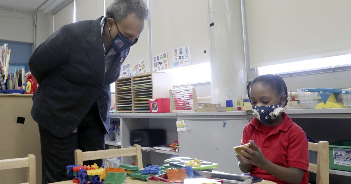 Buck must stop at mayor’s desk when it comes to police and
schools 1