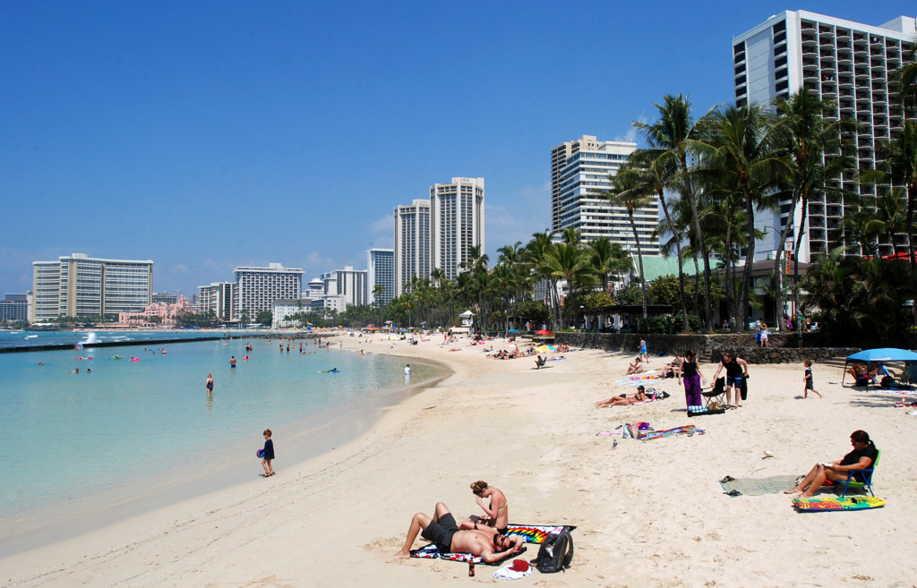 Two California residents arrested for Hawaii quarantine
violation 1