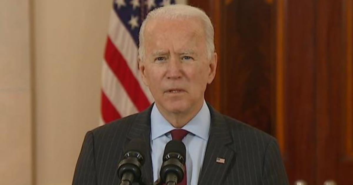 Biden holds moment of silence for 500,000 COVID-19 deaths,
promises nation "will know joy again" 1