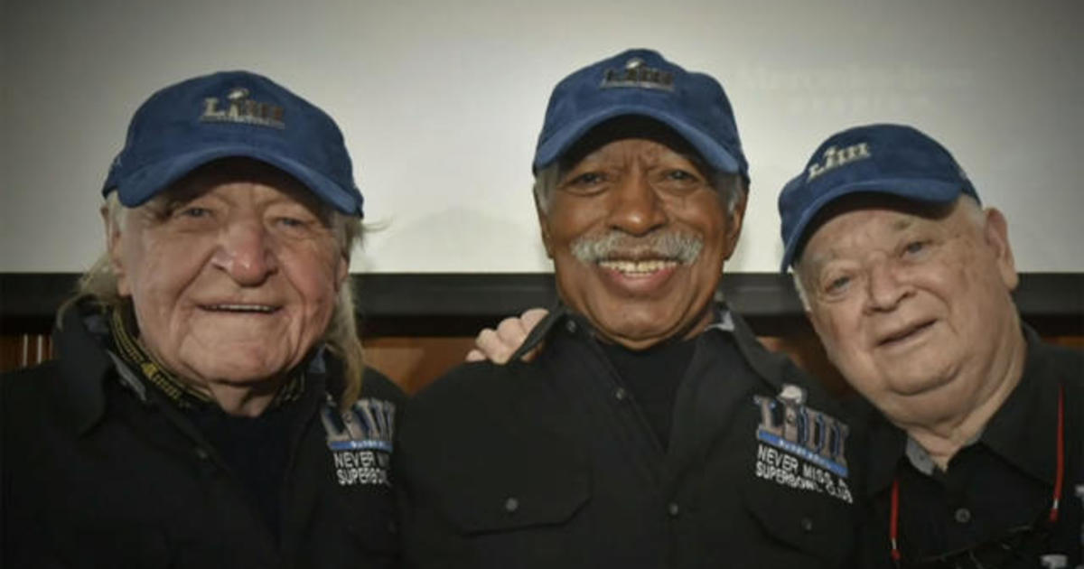 "Never Miss Super Bowl Club" members keep streak alive
despite COVID-19 restrictions 1