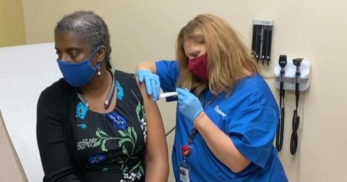 Pfizer expands production of COVID-19 vaccine 1