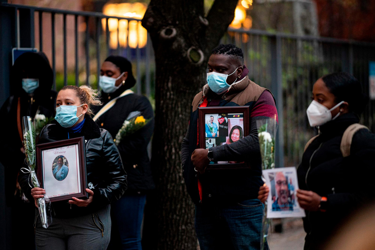 1 in 3 Americans now know someone who died from
COVID-19 1