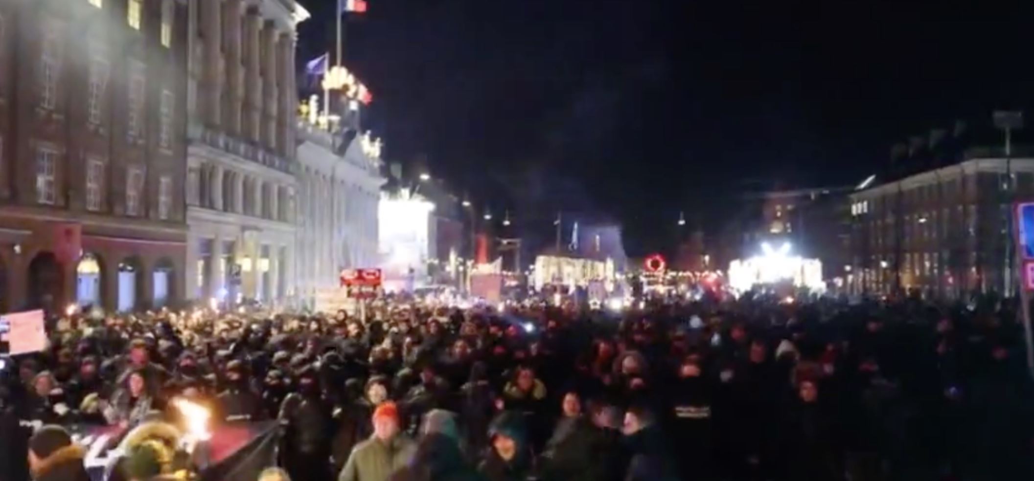 Hundreds March Through Copenhagen to Protest Covid-19
Lockdown & Plans for Vaccination Passports 1