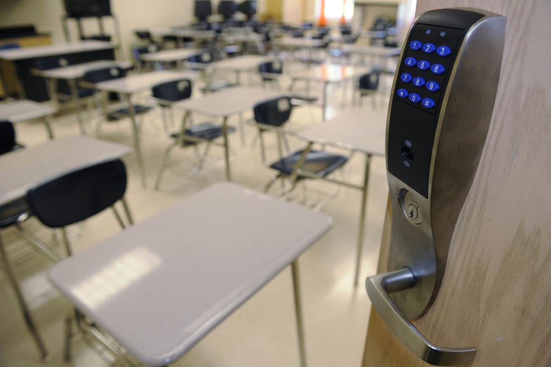Radical Trans Ideology Being Taught in Mass. High School
Biology Class 1