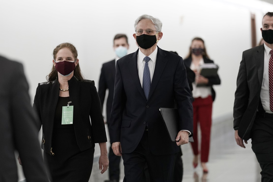 Merrick Garland Vows to Prioritize Prosecuting Capitol
Rioters and Their 'Abettors' 1