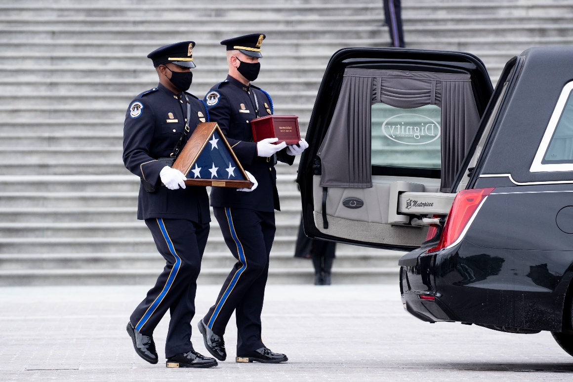 FBI zeroes in on video of officer who died after Capitol
riot 1