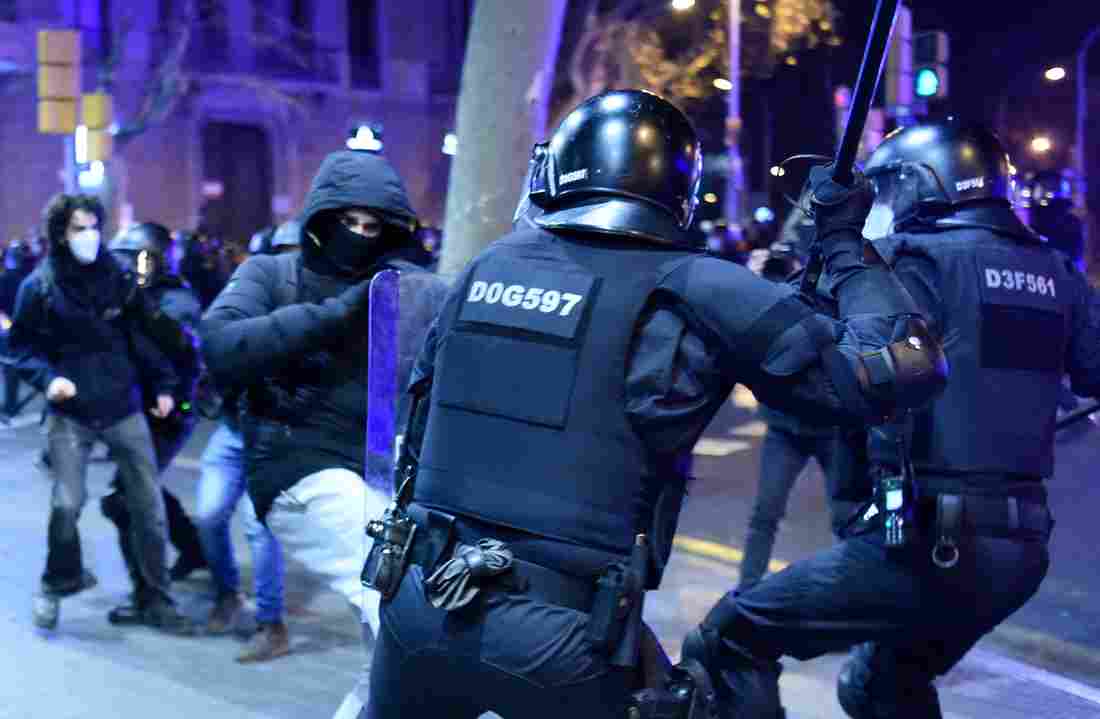 Violence Erupts In Barcelona On 5th Night Of Protests Over
Jailed Rapper 1
