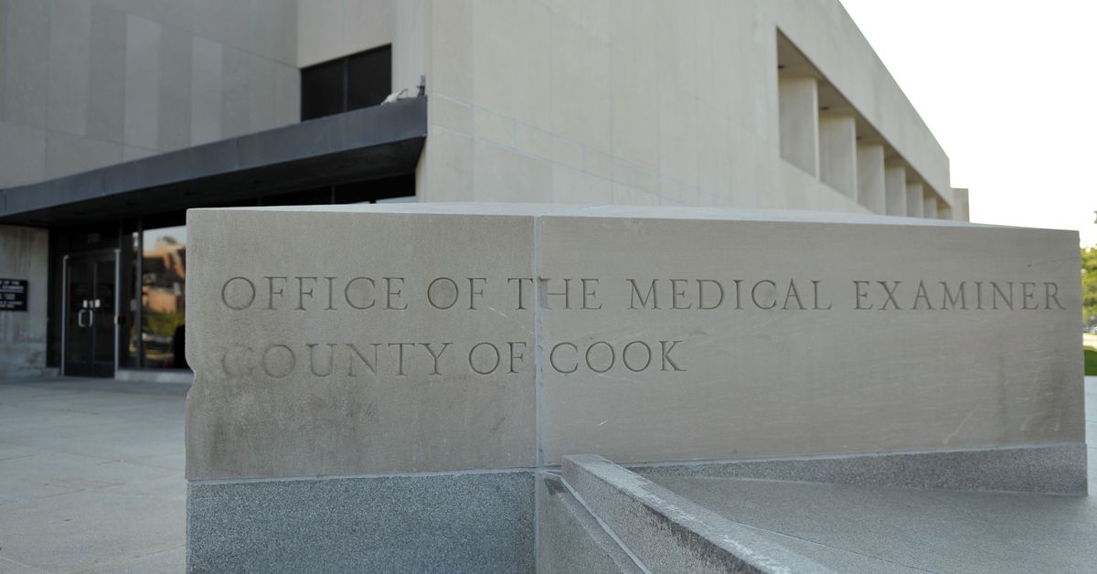 Investigators at Cook County medical examiner’s office face
layoffs, union says 1