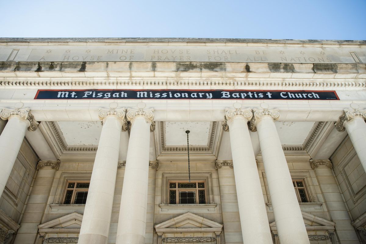 Saving classic churches sends a message: Old Chicago
neighborhoods remain promised lands 1