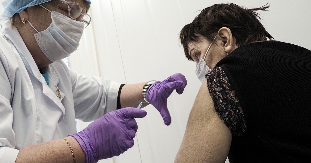 Russia’s COVID-19 vaccination drive slowly picking up
speed 1