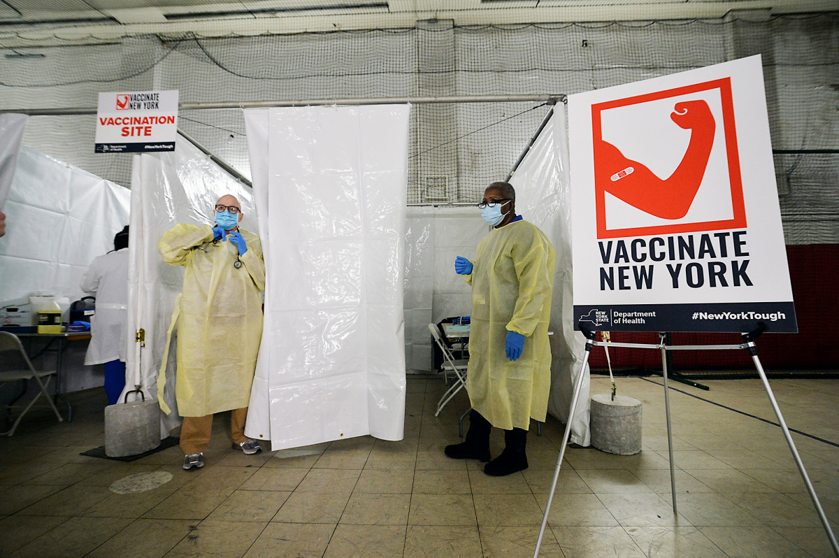 New York doles out record number of COVID-19
vaccines 1
