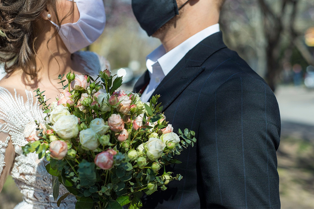 Here’s what you can’t do at a New York wedding reception
amid COVID-19 1