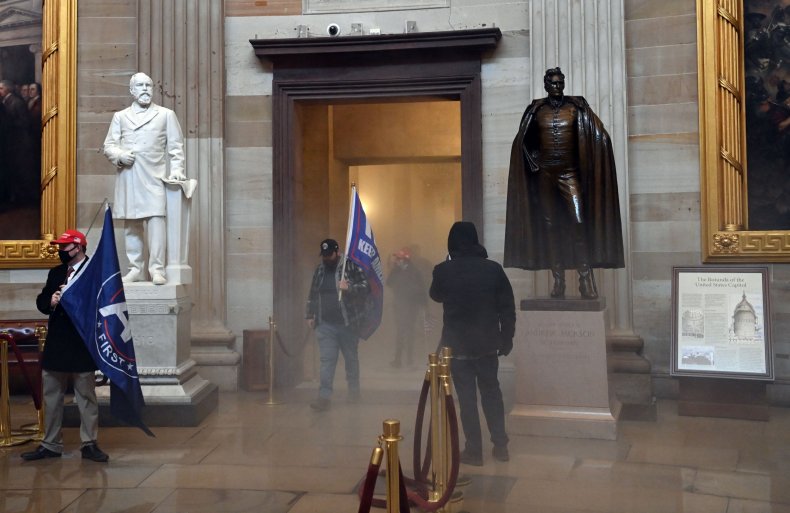 Capitol Capitol Police Officer Harry Dunn Tells 'Racist,
Terrorist' Rioters: 'Y'all Failed' 1