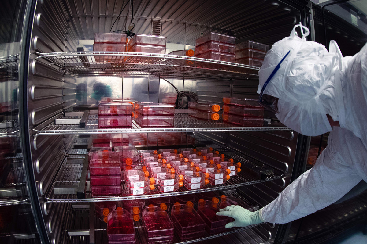 Sanofi, GlaxoSmithKline start new COVID-19 vaccine study
after failed trial 1