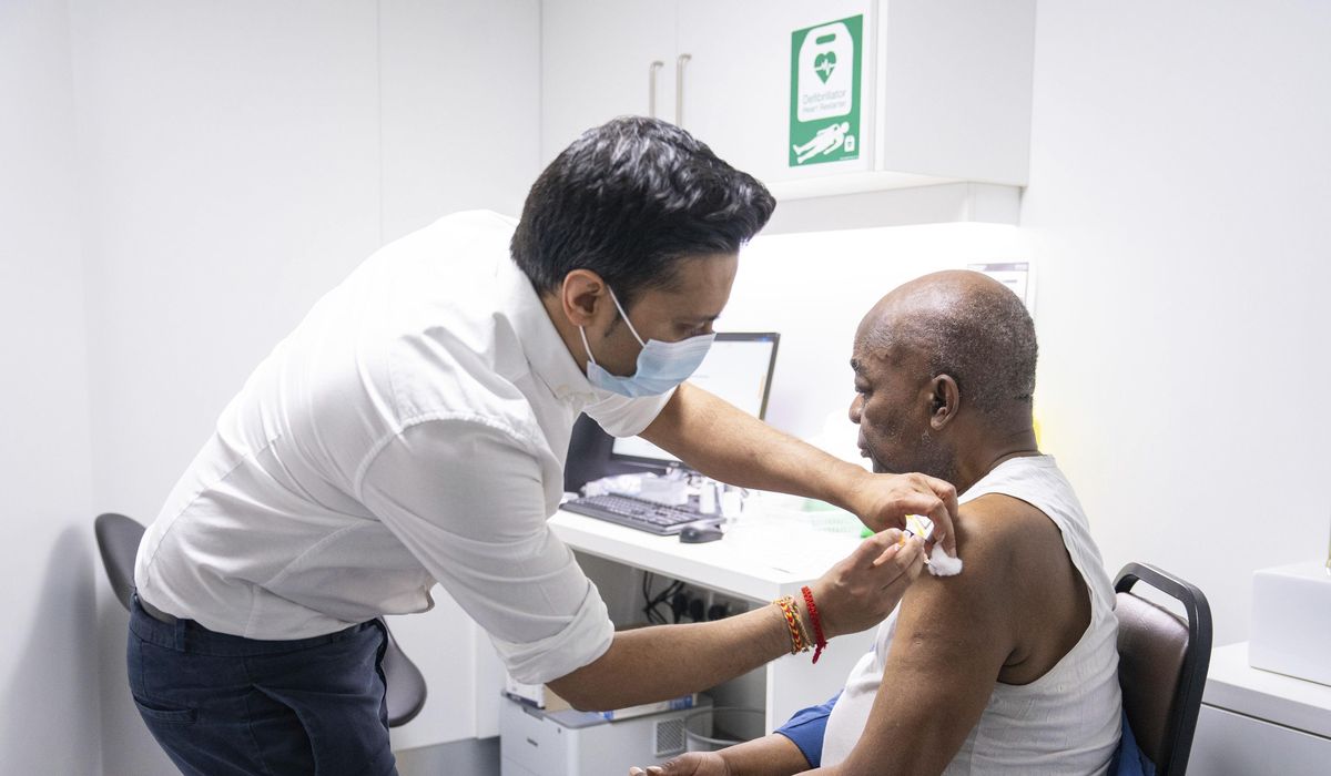 Study finds COVID-19 vaccine may reduce virus
transmission 1